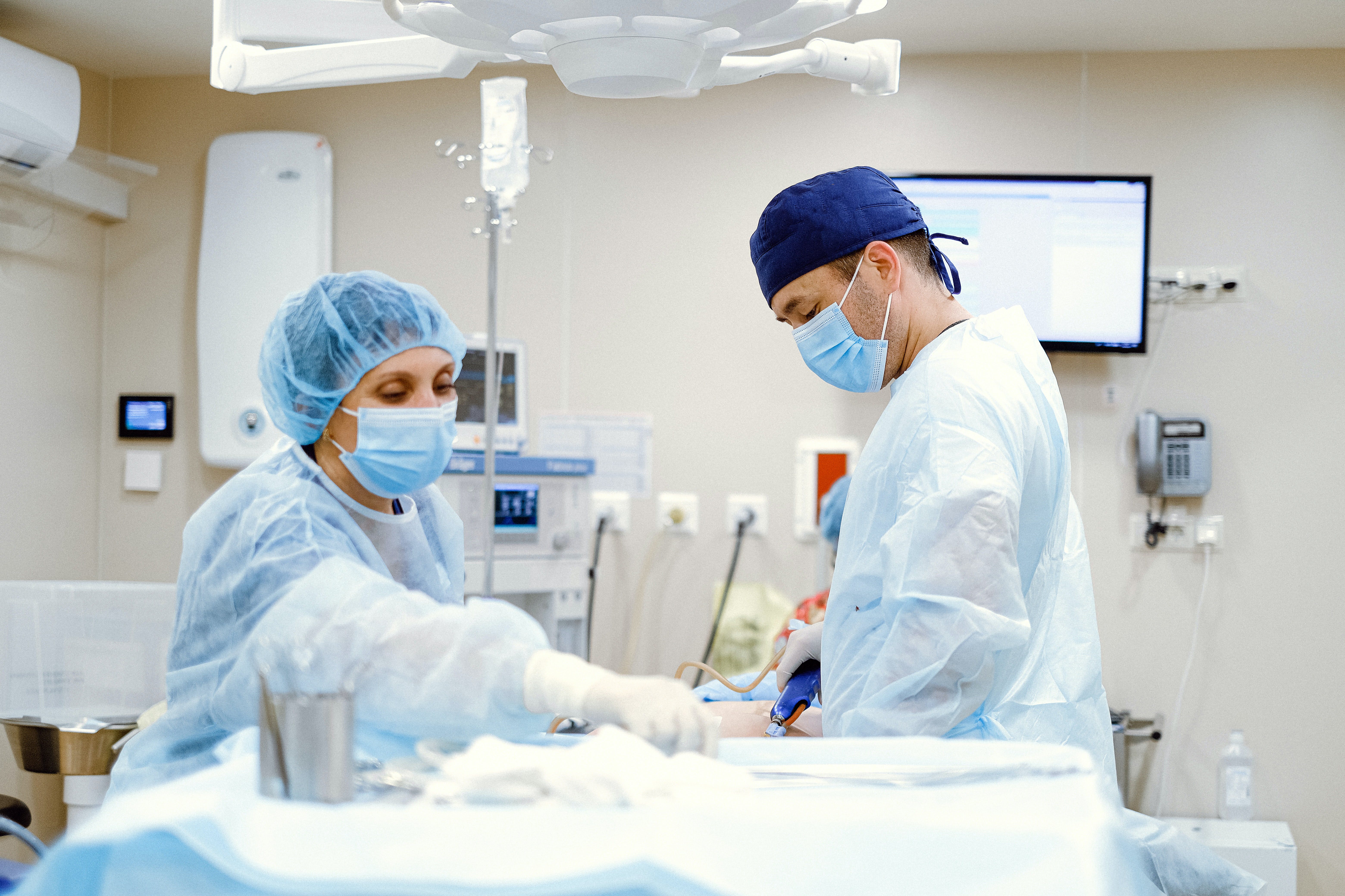 /manish_karki/abchospitality/raw/commit/46f1b89d3d3d7fcde8e937ee6710d7cf9f8ce048/old/wp-content/themes/abchospitality/img/blog/hospital-uniform.jpg